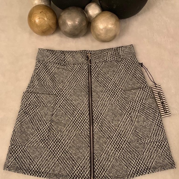 Haute Monde mini Skirt with front ziper size S - Picture 2 of 6